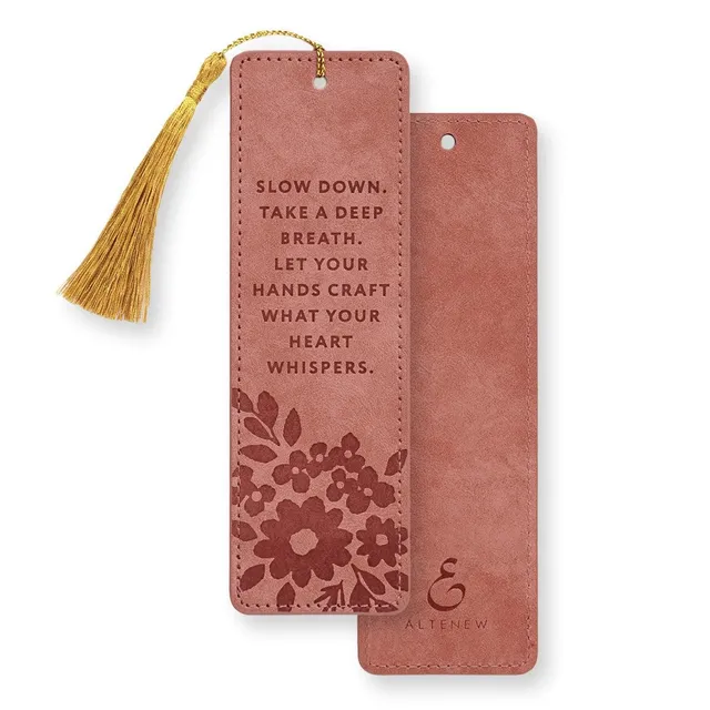 altenew-cozy-comfort-2025-leder-lesezeichen-dusty-rose-mit-quaste image 1