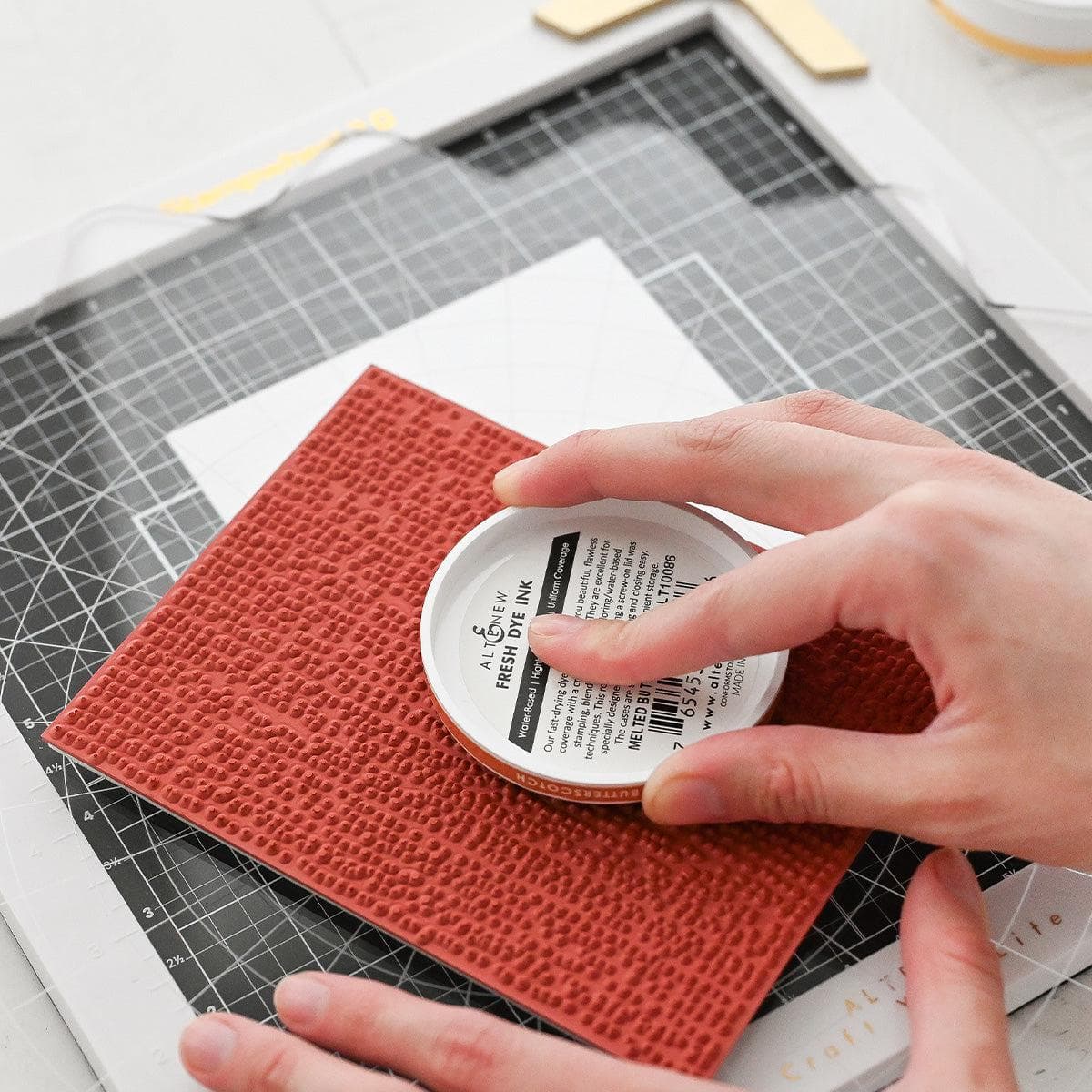 altenew-stampwheel-2-0-slimgrip-sticky-mat-schwarz image 6