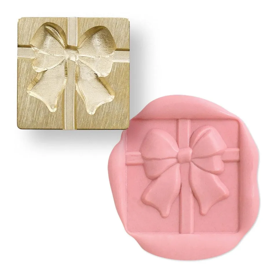 altenew-gift-box-bow-siegelstempel-wachssiegel-3d image 1
