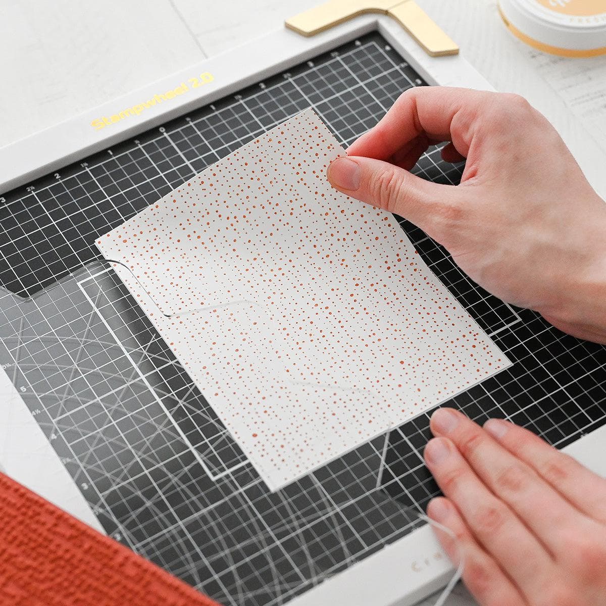 altenew-stampwheel-2-0-slimgrip-sticky-mat-schwarz image 4
