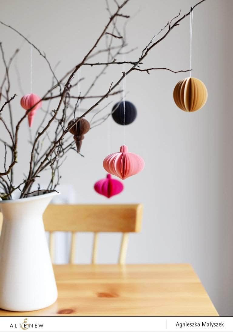 altenew-brilliant-baubles-die-set-stanzschablonen-weihnachtskugeln image 5