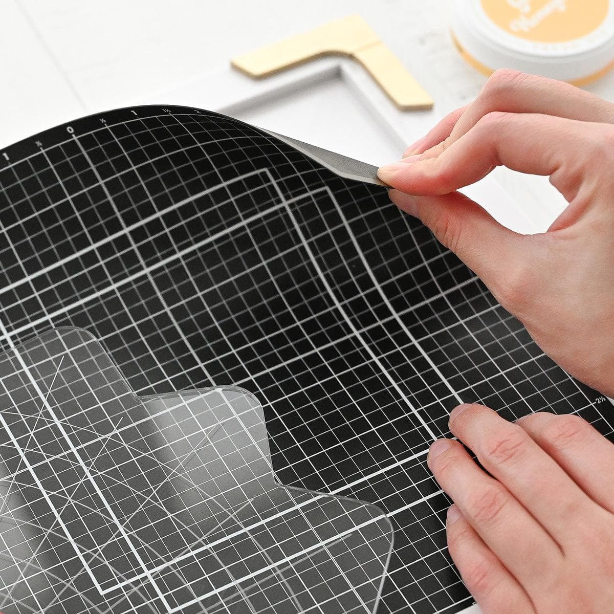 altenew-stampwheel-2-0-slimgrip-sticky-mat-schwarz image 3